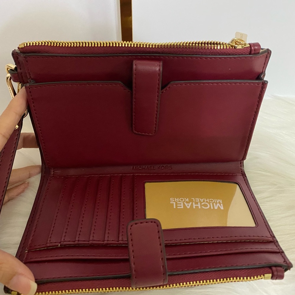 Michael Kors Wristlet Phone Wallet Burgundy - Picture 3 of 4
